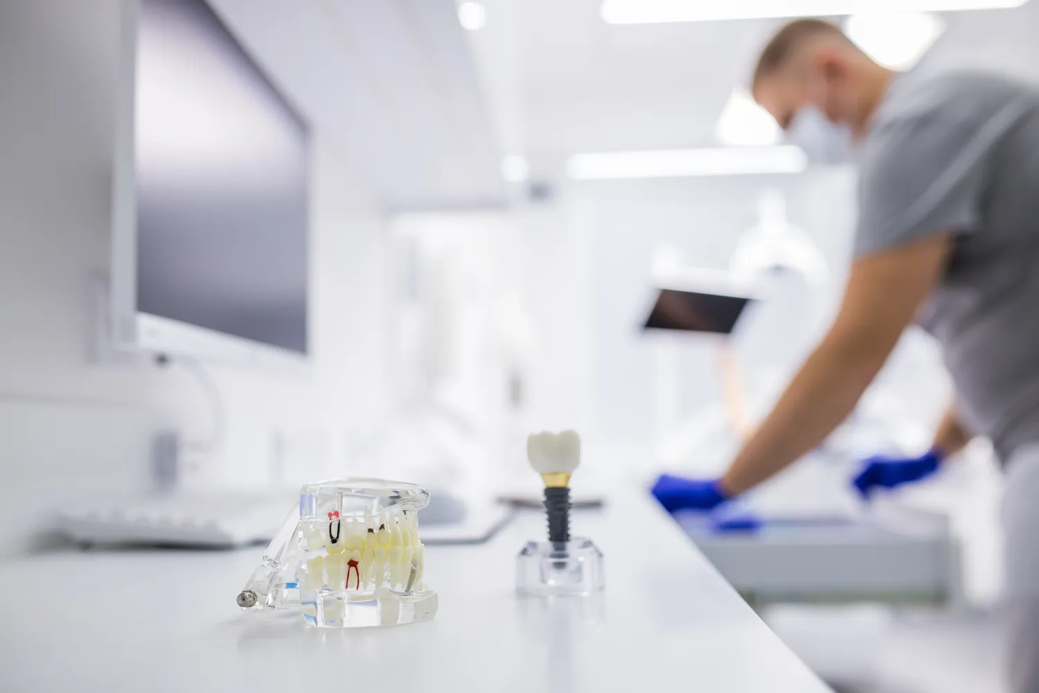 Leczenie stomatologiczne pod mikroskopem