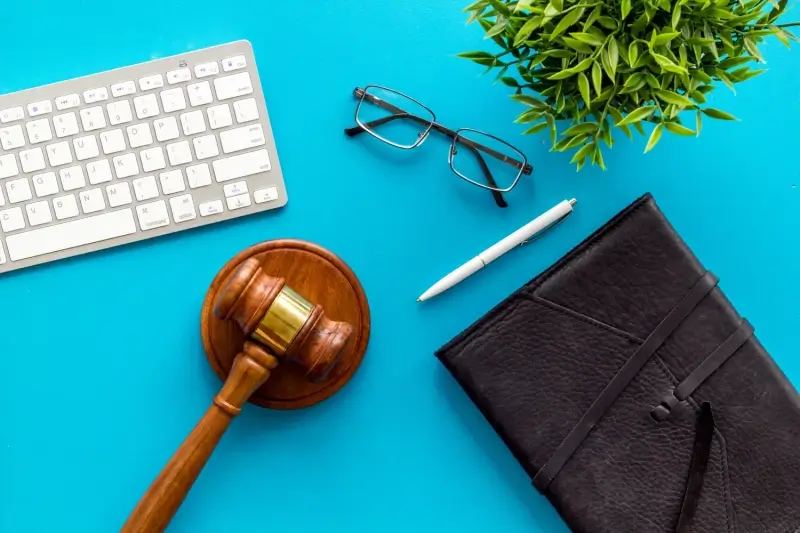 Reklama adwokatów w mediach tradycyjnych i online