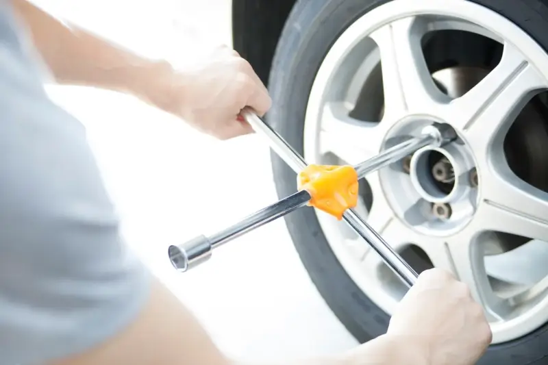 Jak pomalowac warsztat samochodowy?